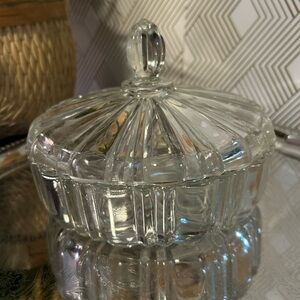 Vintage lidded anchor hocking candy dish